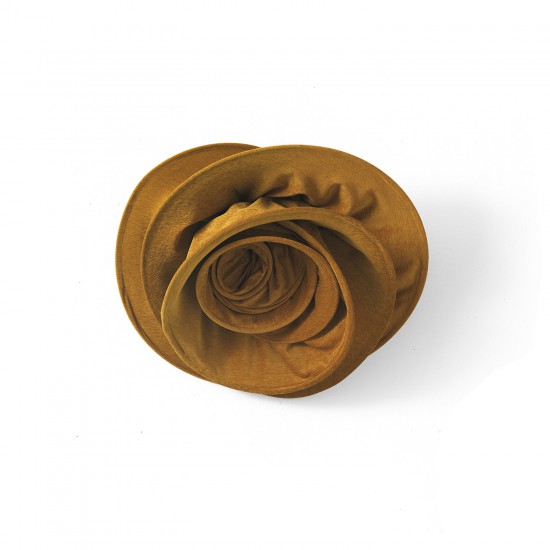 Snowsound Si Sboccia akoestisch object vervaardigd van polyester vezels in de vorm van een roos in de kleur beige