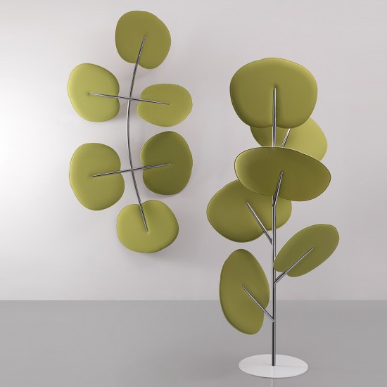 Snowsound Botanica Totem, vrijstaand akoestisch object met zes groene 'bladeren' gecombineerd met object aan de wand