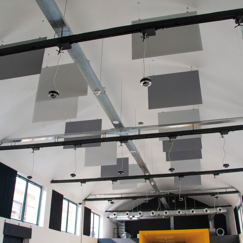 Snowsound Baffle Oversize, geluidsabsorberende panelen in verschillende tinten grijs aan plafond