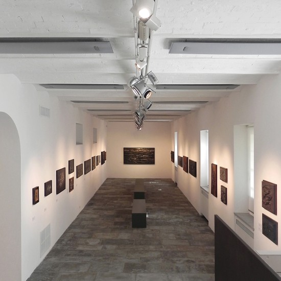 Snowsound Mitesco Ceiling, expositieruimte met akoestische plafondpanelen