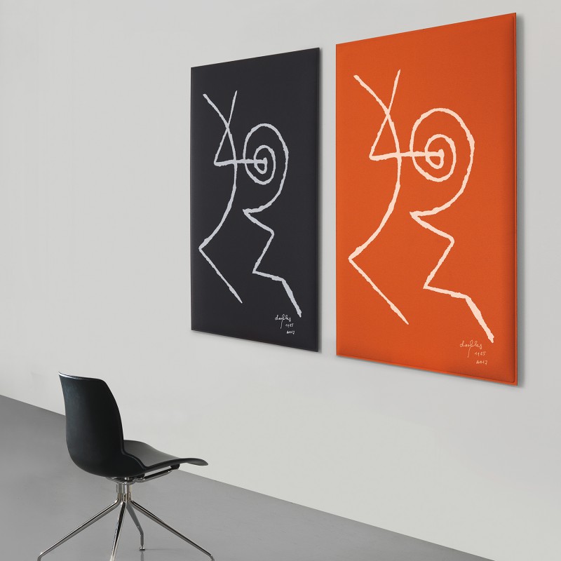 Snowsound Art, twee rechthoekige akoestische panelen (zwart en oranje) met reproductie van Gillo Dorfles