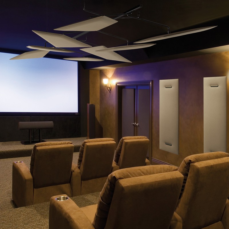Snowsound Flap Ceiling, kleine bioscoopruimte voorzien van witte akoestische plafondpanelen