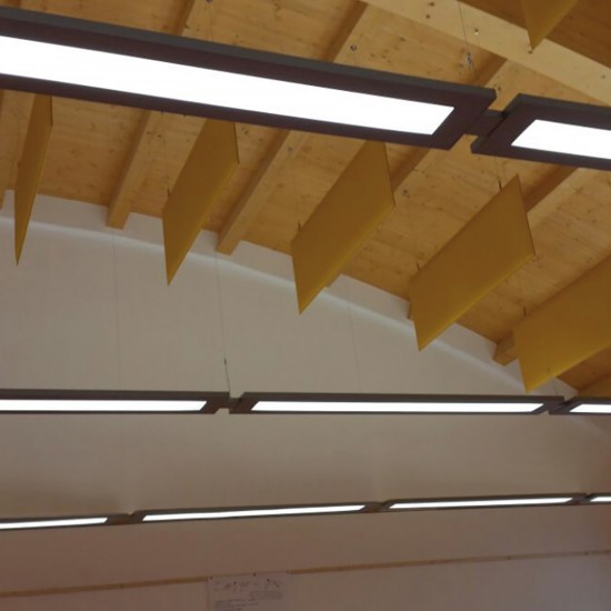 Snowsound Baffle, houten plafond met akoestische panelen (baffles)